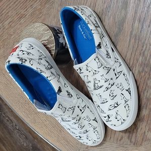 Dog Lovers Only! Unisex Sz 11 wmn 9m Bucketfeet SUPER CUTE, slip on canvas shoes